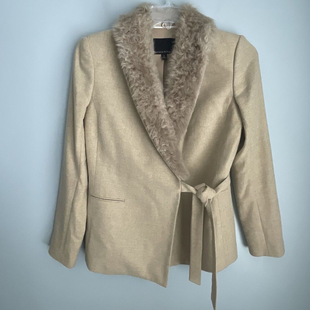 Banana Republic Wool Camel Side Tie Fur Collar Coat Italy Size 6 Belted Preppy